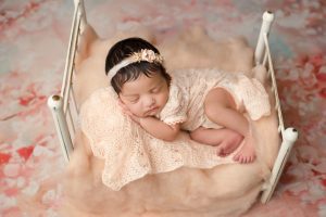 Newborn And Baby Portraits 