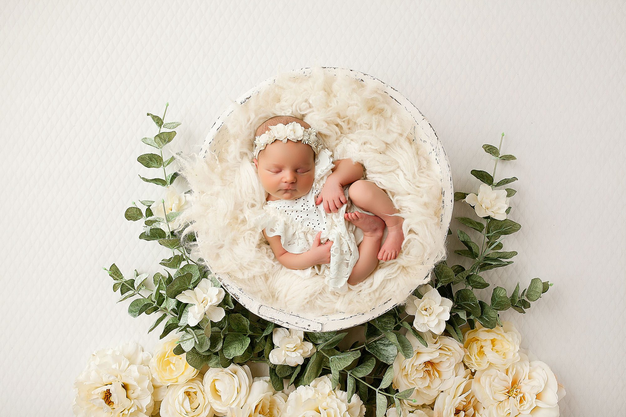 Baby Girl In Lace Outfit With White Roses – Dallas Newborn Photography Galleries