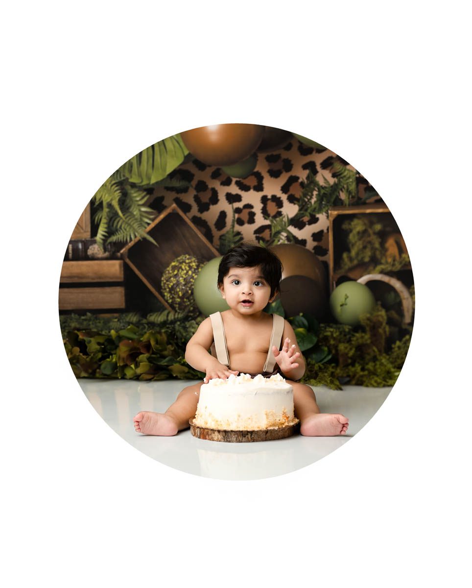 Dallas cake smash photography jungle safari theme baby boy first birthday session