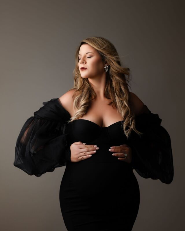 The Best Is Yet To Come! 🖤 #dallasmaternityphotographer #dallasmaternityphotography #dallasmaternityphotoshoot #dallasmaternityphotos #dfwmaternityphotographer #pregnancyphotos #maternityphotos #bestpregnancyphotos #maternityphotoshoot #maternitypictures #maternityphotographers #bestmaternityphotographer #planomaternityphotographer #planonewbornphotographer #studiomaternitysession #friscomaternityphotographer #frisconewbornphotographer #dallaspregnancy #mckinneymaternityphotographer #mckinneyphotographers #mckinneynewbornphotographer #maternityinspiration #maternityportraits #maternityshootinspiration #dallasbusiness #photographersofdallas #dallasmaternityphoto #dallasmaternityphotolocations #maternityphotographerdallas #maternityphotographydallas